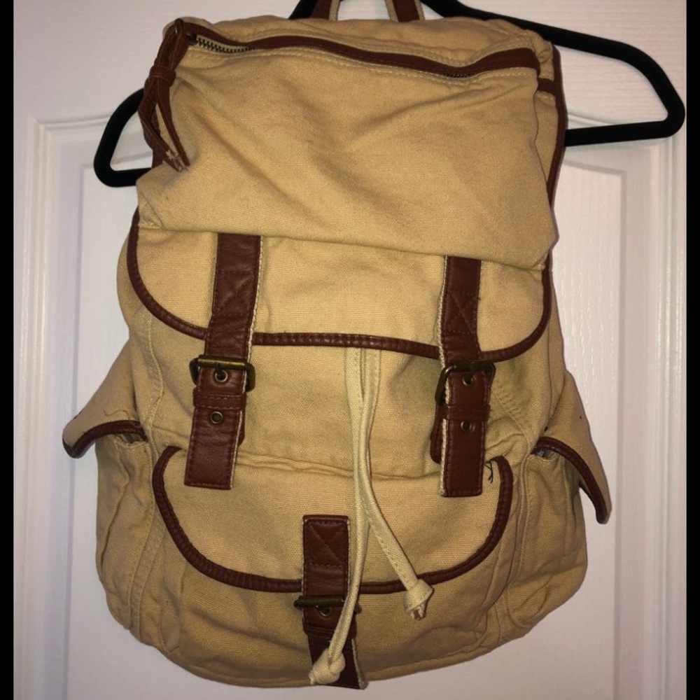 Camel Backpack - Picture 2 of 7